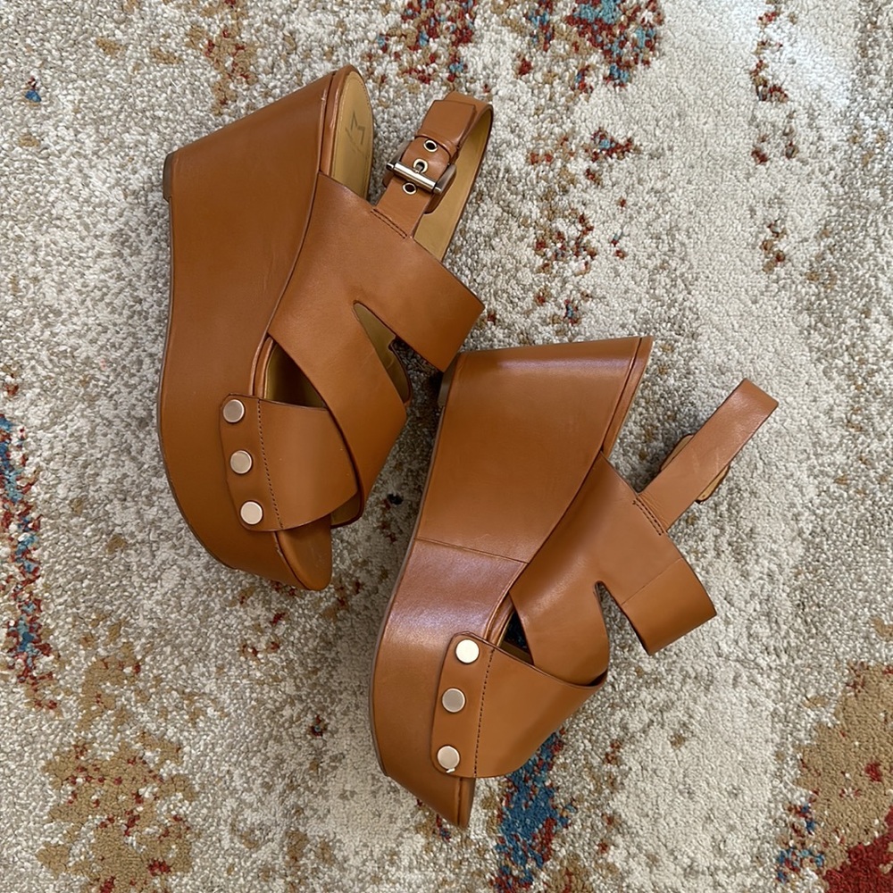 Marc Fisher Cognac leather wedges with gold metal hardware
